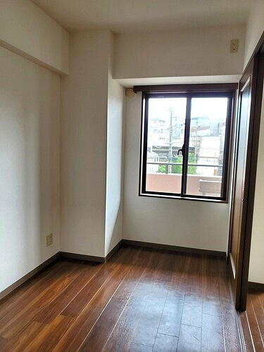 菊名レジデンシアプラザの居間・リビング|洋室約5.2畳　※2024年6月撮影