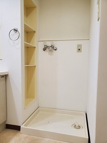 菊名レジデンシアプラザの設備|室内洗濯機置場　※2024年6月撮影