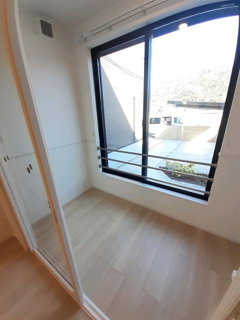 広島市安佐北区上深川町のアパートのバルコニー