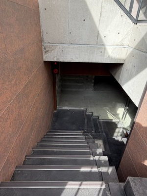 【エントランス】 | マナ岡本ビル