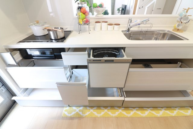 丸亀市今津町・新築戸建・太陽光システム搭載のキッチン|＊写真は同じメーカーの施工事例です。実物とは異なります。写真は、随時更新させていただきます。