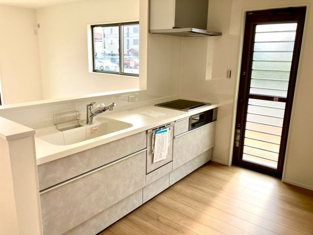 丸亀市今津町・新築戸建・太陽光システム搭載のキッチン