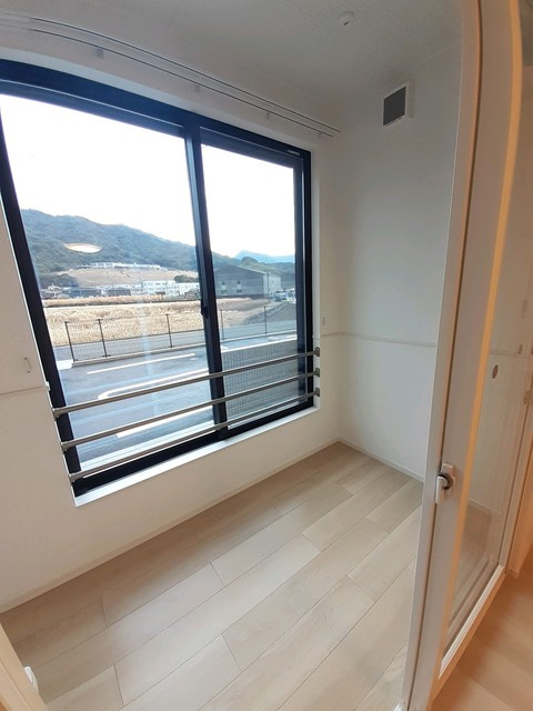 広島市安佐北区上深川町のアパートのバルコニー