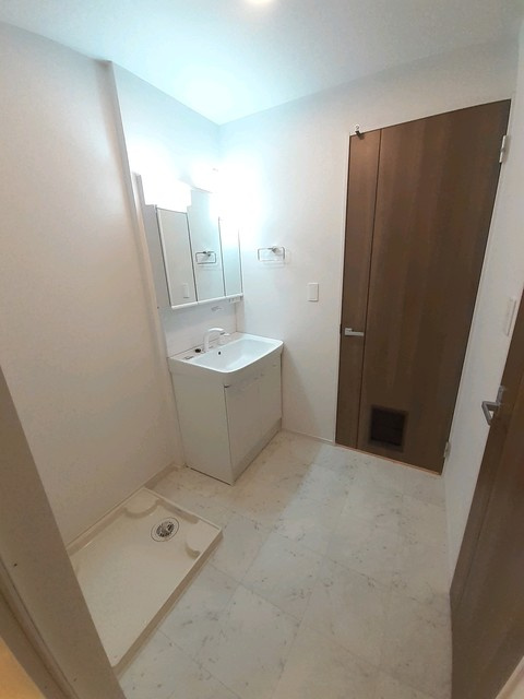 広島市安佐北区上深川町のアパートの洗面所