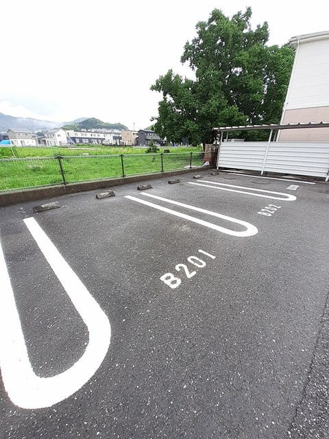 グラン・シェル　Ⅱの駐車場|駐車場