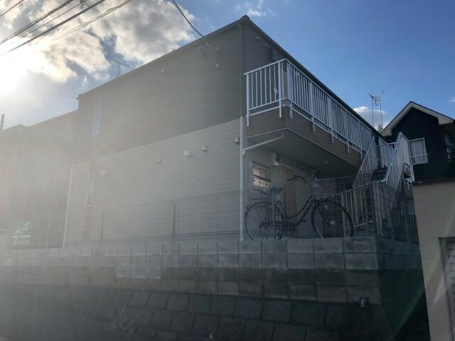 川崎市多摩区南生田１丁目のアパートのエントランス