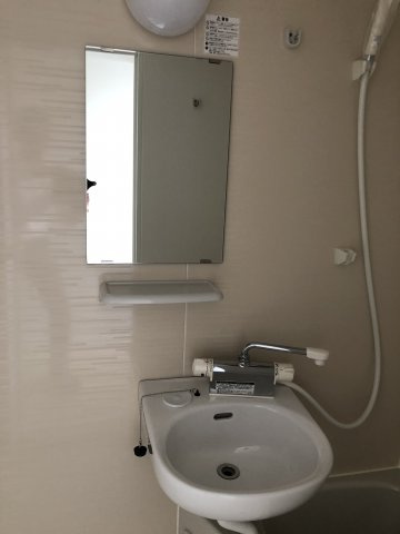 川崎市多摩区南生田１丁目のアパートの洗面所