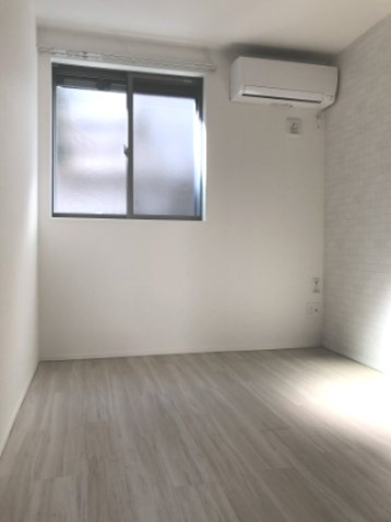 川崎市多摩区南生田１丁目のアパートの居間・リビング