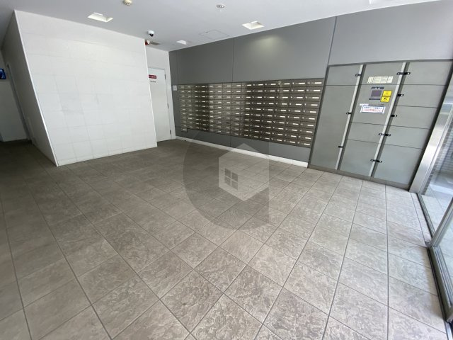 グランシス高井田のロビー