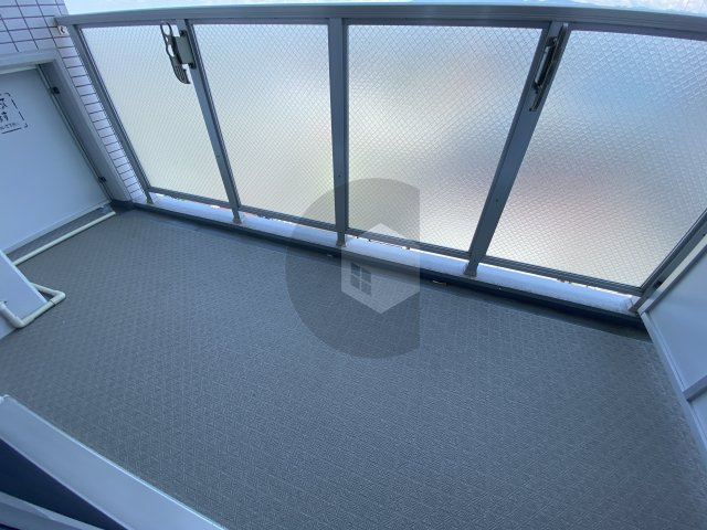 グランシス高井田のバルコニー