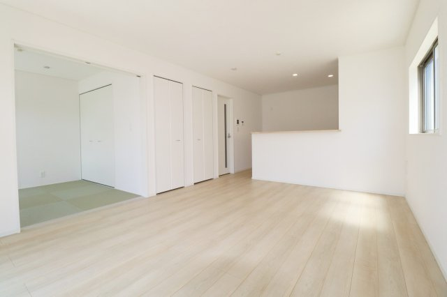 岩瀬郡鏡石町旭町　　　１号棟　　鏡石第２小学校、鏡石中学区の居間・リビング|※同社施工例