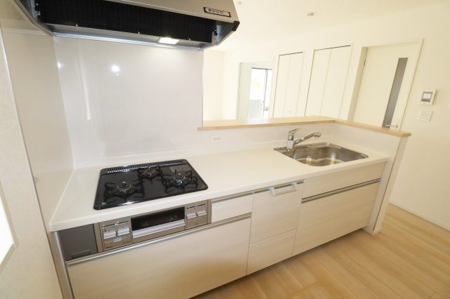 岩瀬郡鏡石町旭町　　　１号棟　　鏡石第２小学校、鏡石中学区のキッチン|※同社施工例