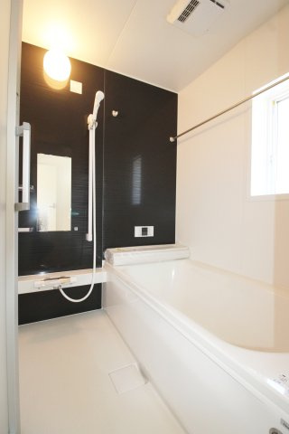 岩瀬郡鏡石町旭町　　　１号棟　　鏡石第２小学校、鏡石中学区の玄関|※同社施工例