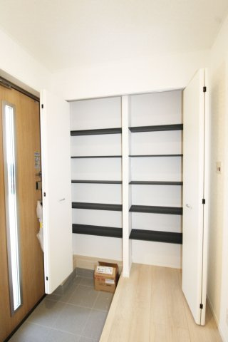 岩瀬郡鏡石町旭町　　　１号棟　　鏡石第２小学校、鏡石中学区の玄関|※同社施工例