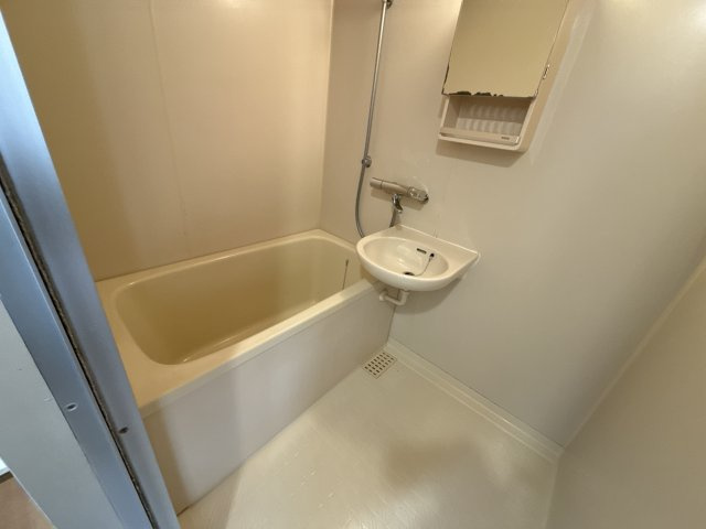 メゾンデール本町の浴室