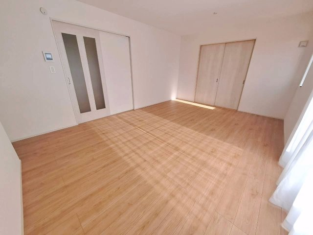 ハートフルタウン沖縄市古謝　全1棟の居間・リビング|LDK16.5帖