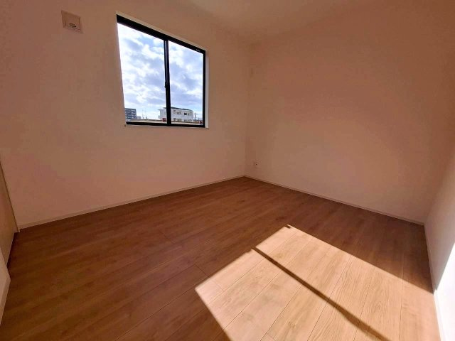 ハートフルタウン沖縄市古謝　全1棟の洋室|5.2帖②