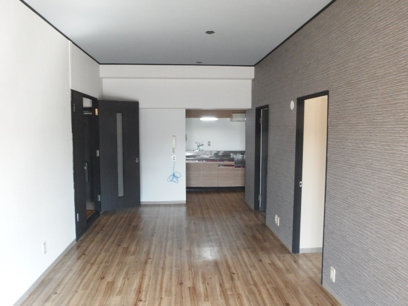 イーストガーデン杉の木館の居間・リビング