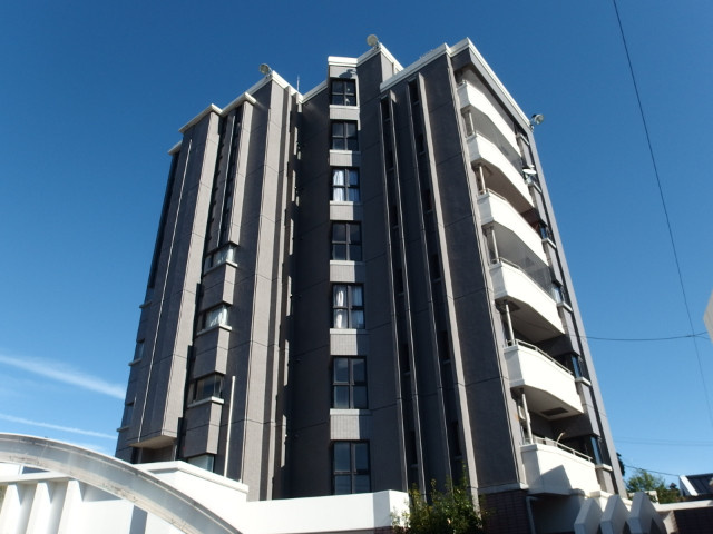 イーストガーデン杉の木館の外観