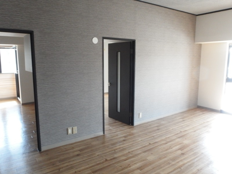 イーストガーデン杉の木館の居間・リビング