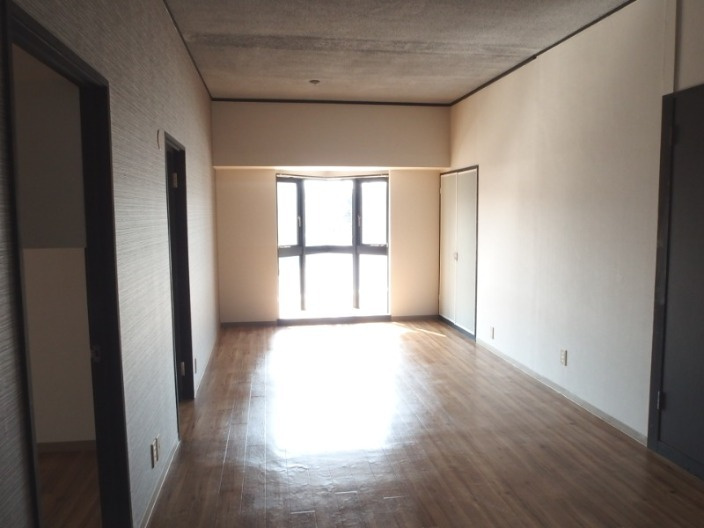 イーストガーデン杉の木館の居間・リビング