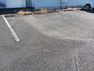 【駐車場】 | リナージュハイム | 車をお持ちの方に嬉しい駐車場付きの物件です