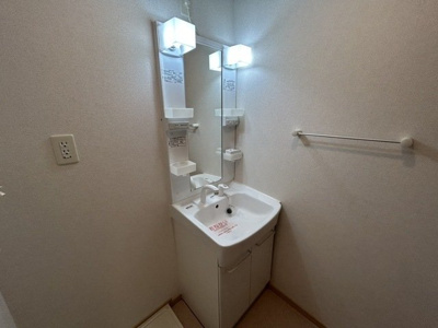 【洗面所】 | プリマベーラくずは | 広い洗面スペース