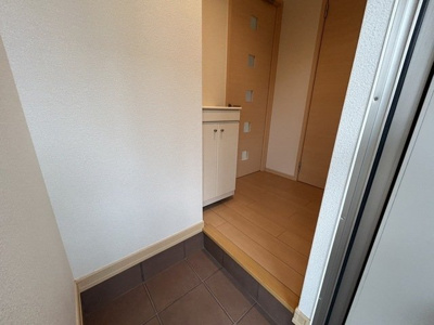 【玄関】 | プリマベーラくずは | 落ち着いた玄関です