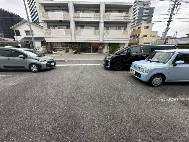 サンアップロイヤル浄水Ⅱの駐車場