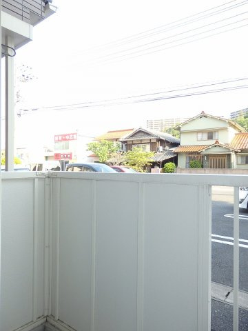 ルミエ－ルのバルコニー|外からの目が気にならないバルコニーで洗濯物が干せます