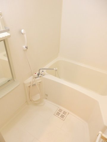 ルミエ－ルの浴室|お風呂です