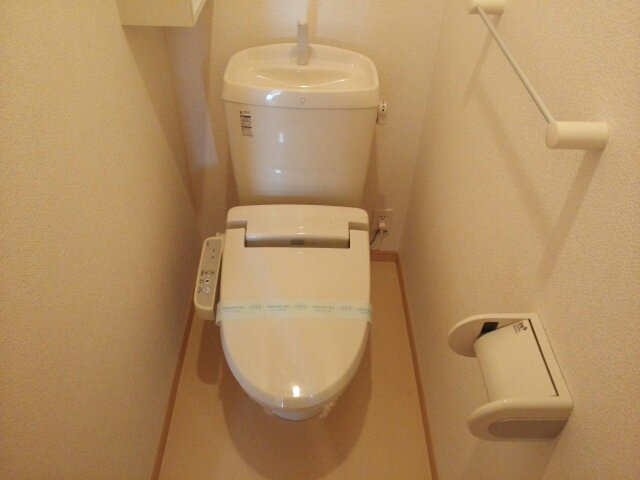 エテルノ・アロッジオ弐番館のトイレ|コンパクトで使いやすいトイレです