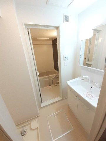 メゾン　シュシュの洗面所|洗面所です