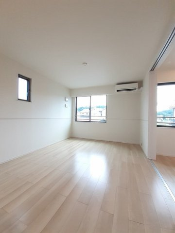 ベル　ヴィオラ　ドゥの居間・リビング|こちらの居間で趣味の時間をお楽しみください