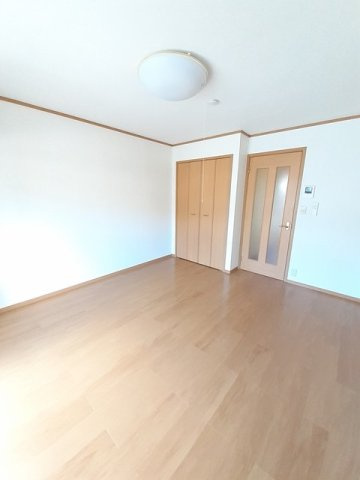 エスポワールの内装|明るい室内です