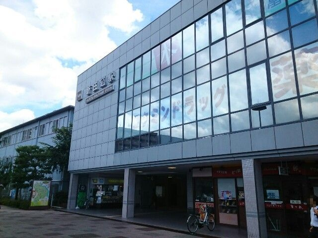 草内橋折事務所付倉庫Ｂの周辺