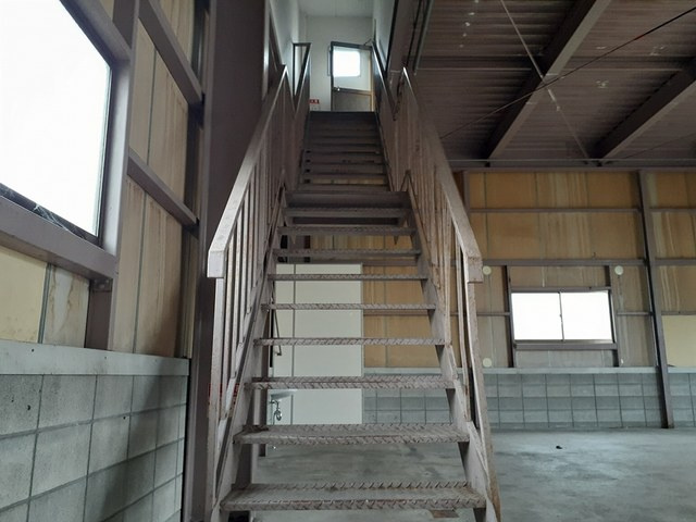 草内橋折事務所付倉庫Ｂの内装