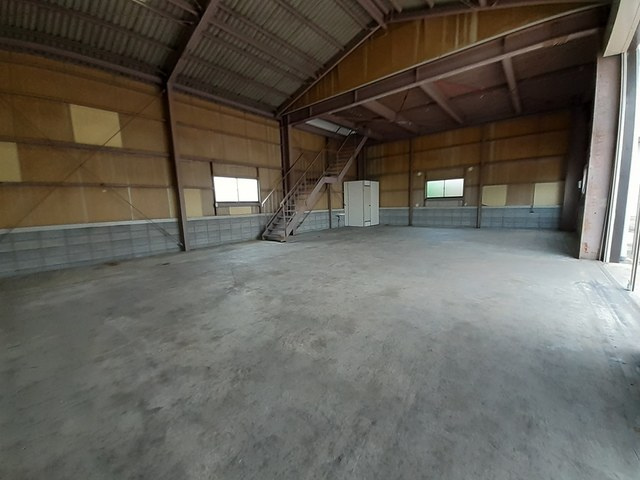 草内橋折事務所付倉庫Ｂの内装