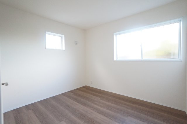 リーブルガーデン武豊町冨貴市場　2号棟の洋室|2階5.25帖洋室