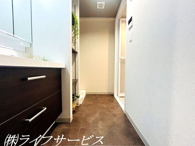 【洗面所】 | キングスクエア北大阪パークフェリスⅡ番館 | 洗面室／洗面化粧台、洗濯パン新調！