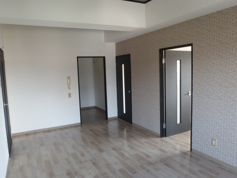 イーストガーデン杉の木館の居間・リビング