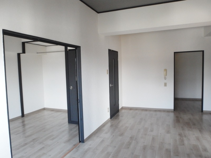 イーストガーデン杉の木館の洋室