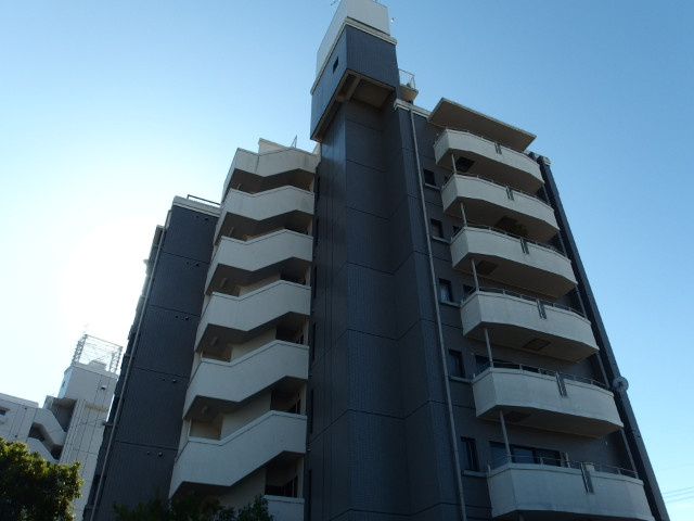 イーストガーデン杉の木館の外観