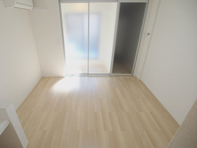 サニーガーデンYの居間・リビング