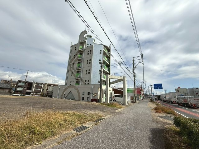 リバーサイドJ1の外観