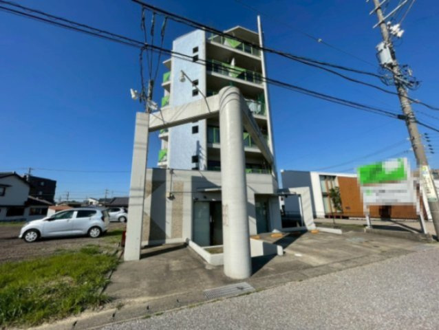 リバーサイドJ1の外観