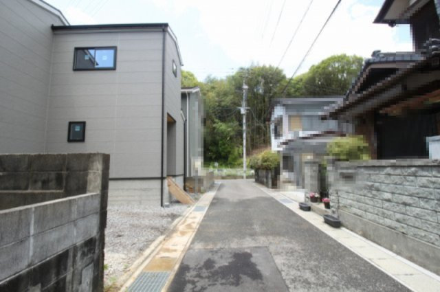 福井町　新築戸建の前面道路含む現地写真