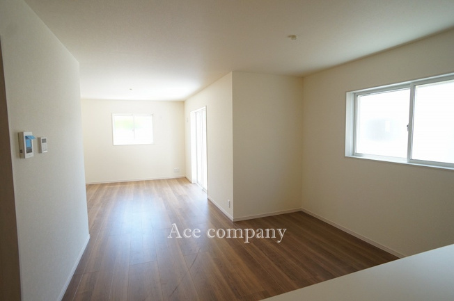 【居間・リビング】 | 八尾市萱振町2丁目 | 【LDK：広々19.87帖！】