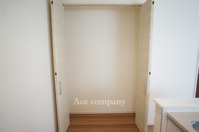 【収納】 | 八尾市萱振町2丁目 | キッチンサイドに便利なパントリー（収納）あります♪