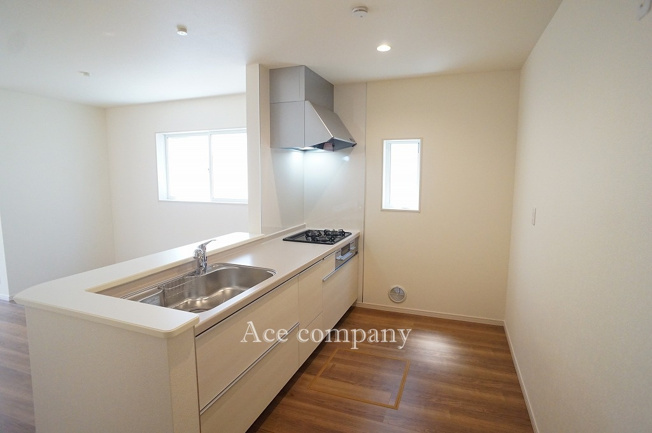 【キッチン】 | 八尾市萱振町2丁目 | 浄水器付きのシステムキッチン☆キッチンスペースに床下収納付きです♪